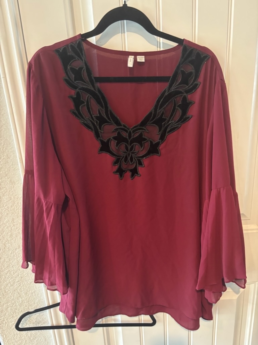 Pretty long sleeve blouse
